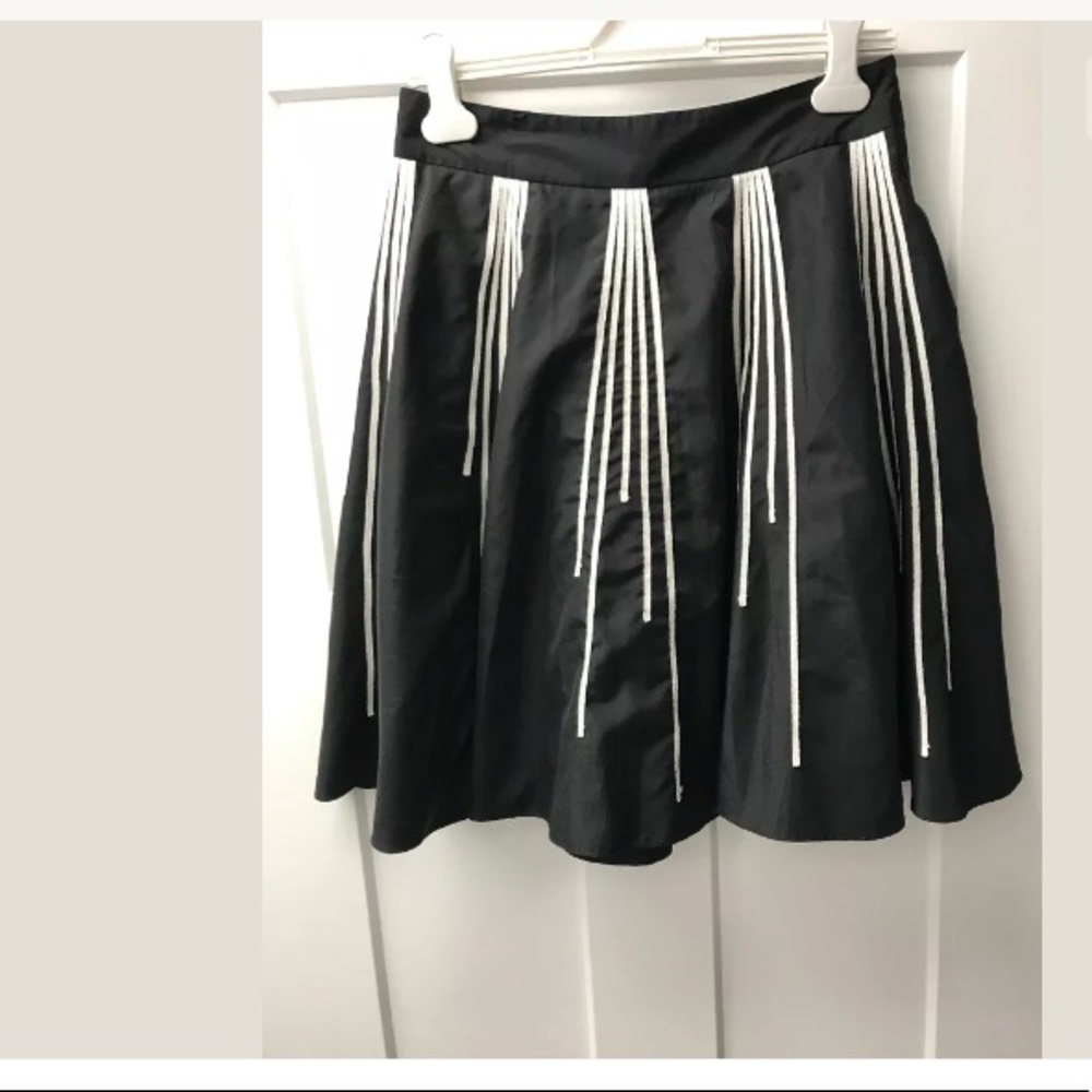The Limited A-Line/Full Skirt Black/White Small
